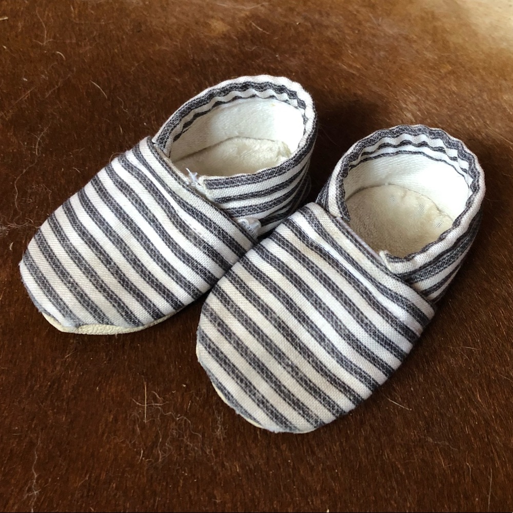 Grey Striped Clamfeet